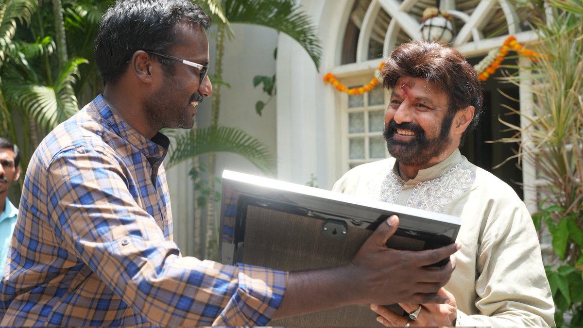 BalayyaUvasena's tweet photo. Moments of the day ❤️ Jai Balayya ✊ https://t.co/BAsCebmf5w