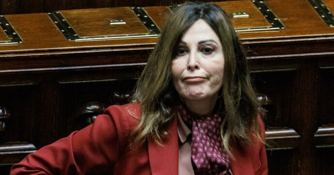 orestenotelli's tweet photo. @FratellidItalia Allego, per vostra comodità, chi è a processo per truffe covid https://t.co/NsjdJoVALw