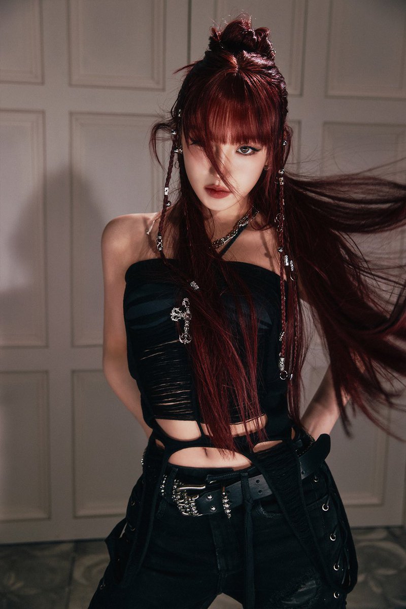 hourlyyuqi's tweet photo. HOW I LOVE ME SOME RED HEAD 🙂‍↕️ https://t.co/8zy4mqMLlP