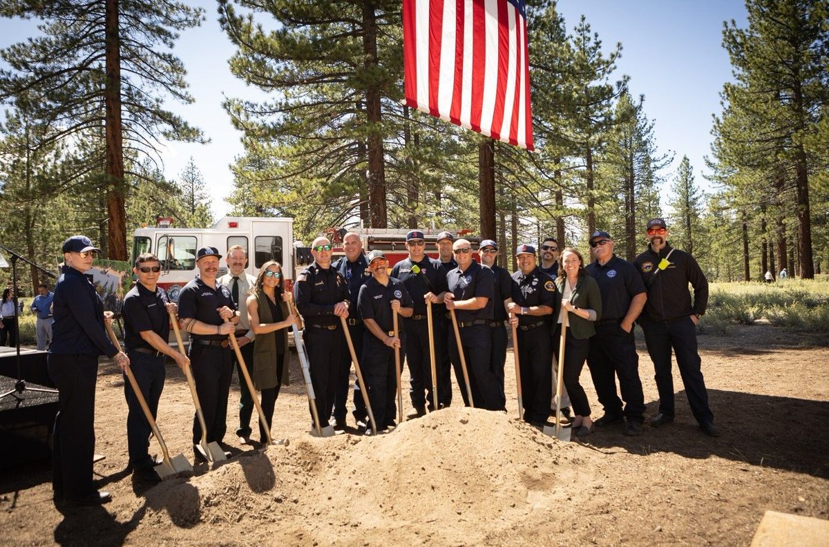 CalCommColleges's tweet photo. @LakeTahoeCC has officially broken ground on the #TahoeBasinPublicSafety Training Complex, a first-of-its-kind facility that will prepare the next generation of firefighters, EMTs, forestry professionals &amp; first responders right where they’re needed most: https://t.co/vsaqAM4xJH. https://t.co/iNGmy8DPhp