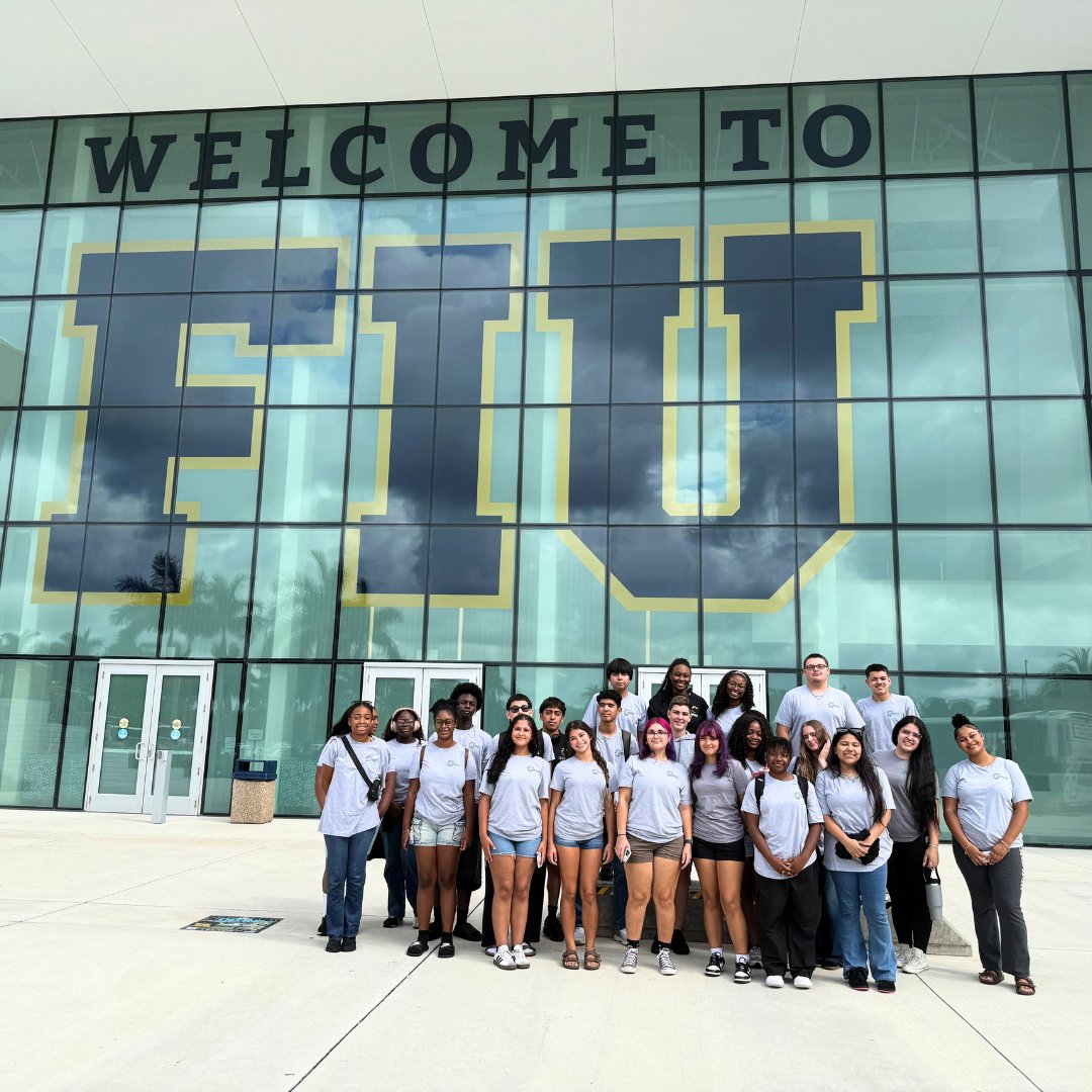 Champs4Learning's tweet photo. It’s summertime, which means it’s college campus tour season! Yesterday, 25 students in our program visited Florida International University and Florida Atlantic University. To help create more life-changing opportunities for students, make a gift today: https://t.co/0SwcLaZjRW https://t.co/LdmWGOa2Ae