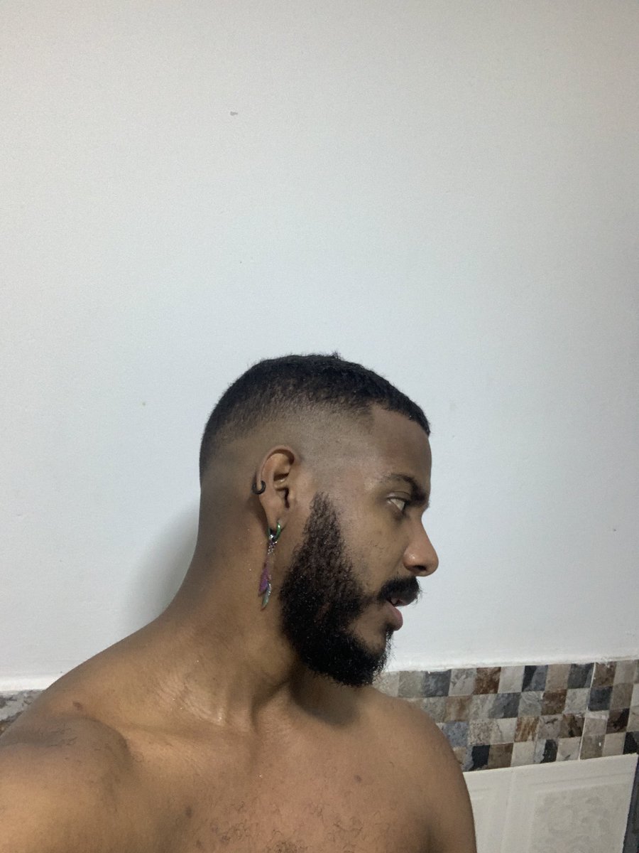 ___itsphill's tweet photo. 🦦. https://t.co/RyOWz7NEr5