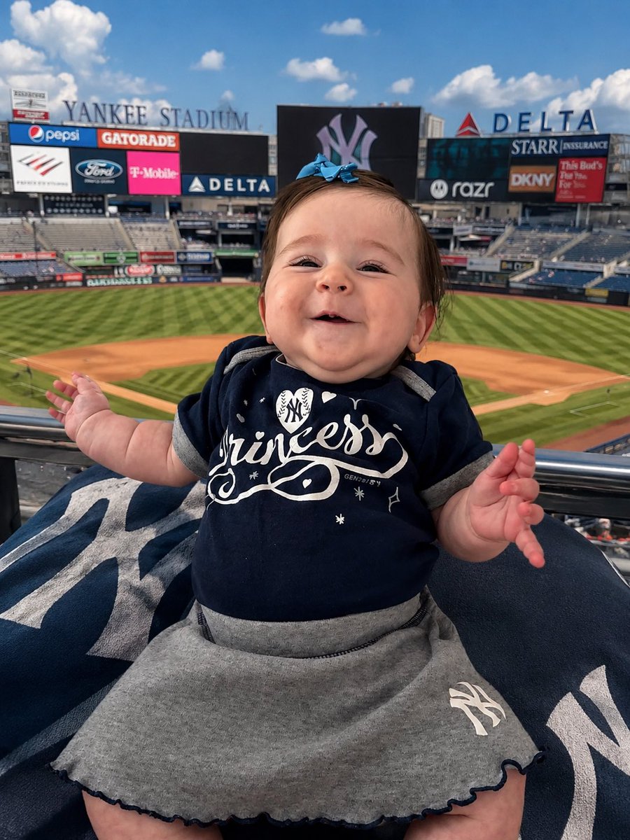 LAnt240's tweet photo. #ToyotaPinstripePride @YESNetwork @J_Cioffi https://t.co/1RTvI2Cqfh