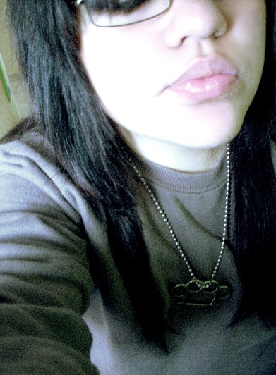 madoucefee's tweet photo. estou desde ontem vendo fotos da nossa época emo com a @kagemikaP e nossa..... que saudade 🥹💜 https://t.co/LM3eg7Kvcx