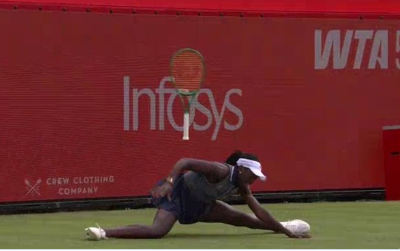 sbreyesdig's tweet photo. Two slips at Andy Murray Arena in one day 💔Vicky Mboko’s match ended in a walkover &amp; Alex Eala also slipped earlier. Please check the court surface for player safety.

#PlayerSafety #Tennis #AndyMurrayArena #VickyMboko #AlexEala https://t.co/kJZmxQ2EUd