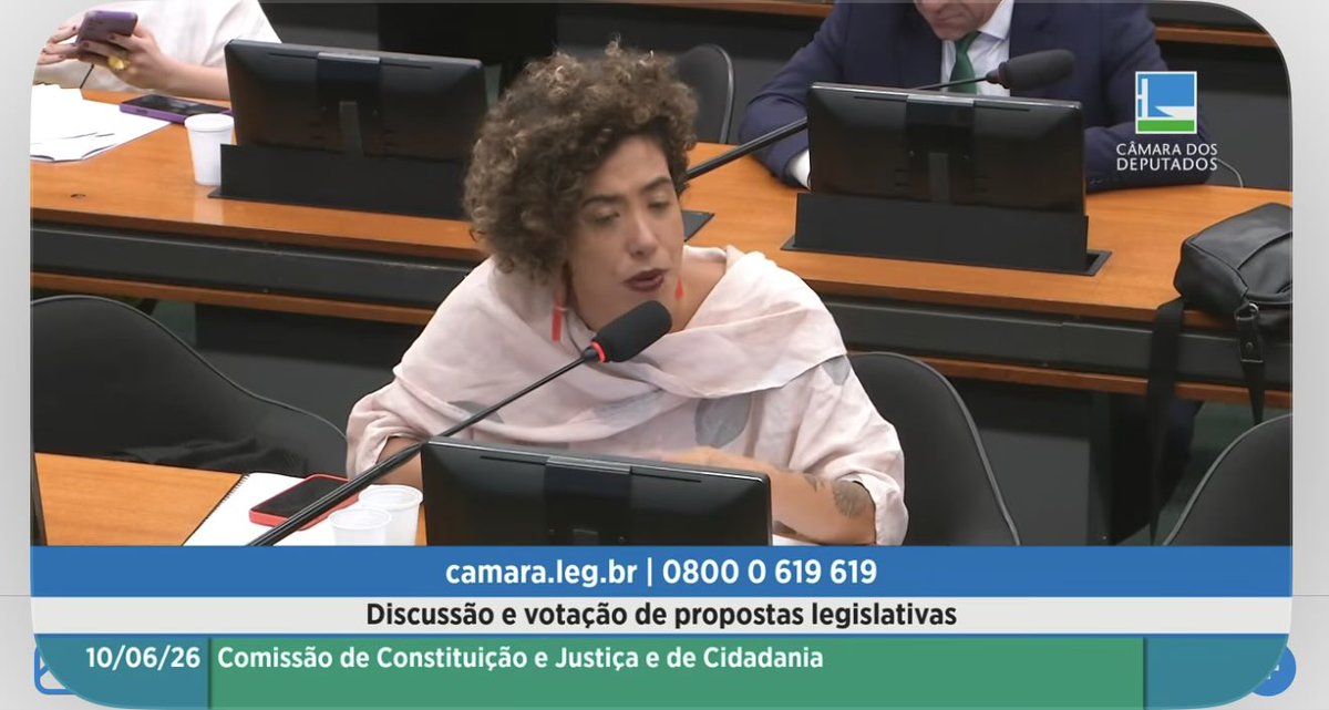 ale_sblack's tweet photo. 🗣️ A esquerda iMunda não quer a redução da maioridade penal…

…mas vcs sabiam que as nossas leis entendem que uma CRIANÇA de 14 anos já pode ter RELAÇÕES SEXUAIS? Sexo com 14 anos.  

Votar, com 16.  Se um sujeito já tem seus direitos políticos consolidados, por que não podem responder criminalmente como adulto?