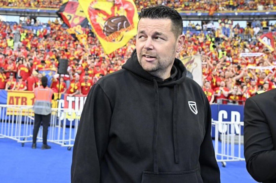 PalaceReport's tweet photo. 🗣️ Alan Pardew on @talkSPORT: “Pierre Sage is awaiting a work permit. Once that is cleared, the financials are done and he will be installed at Crystal Palace.” https://t.co/rT32dxUtpI