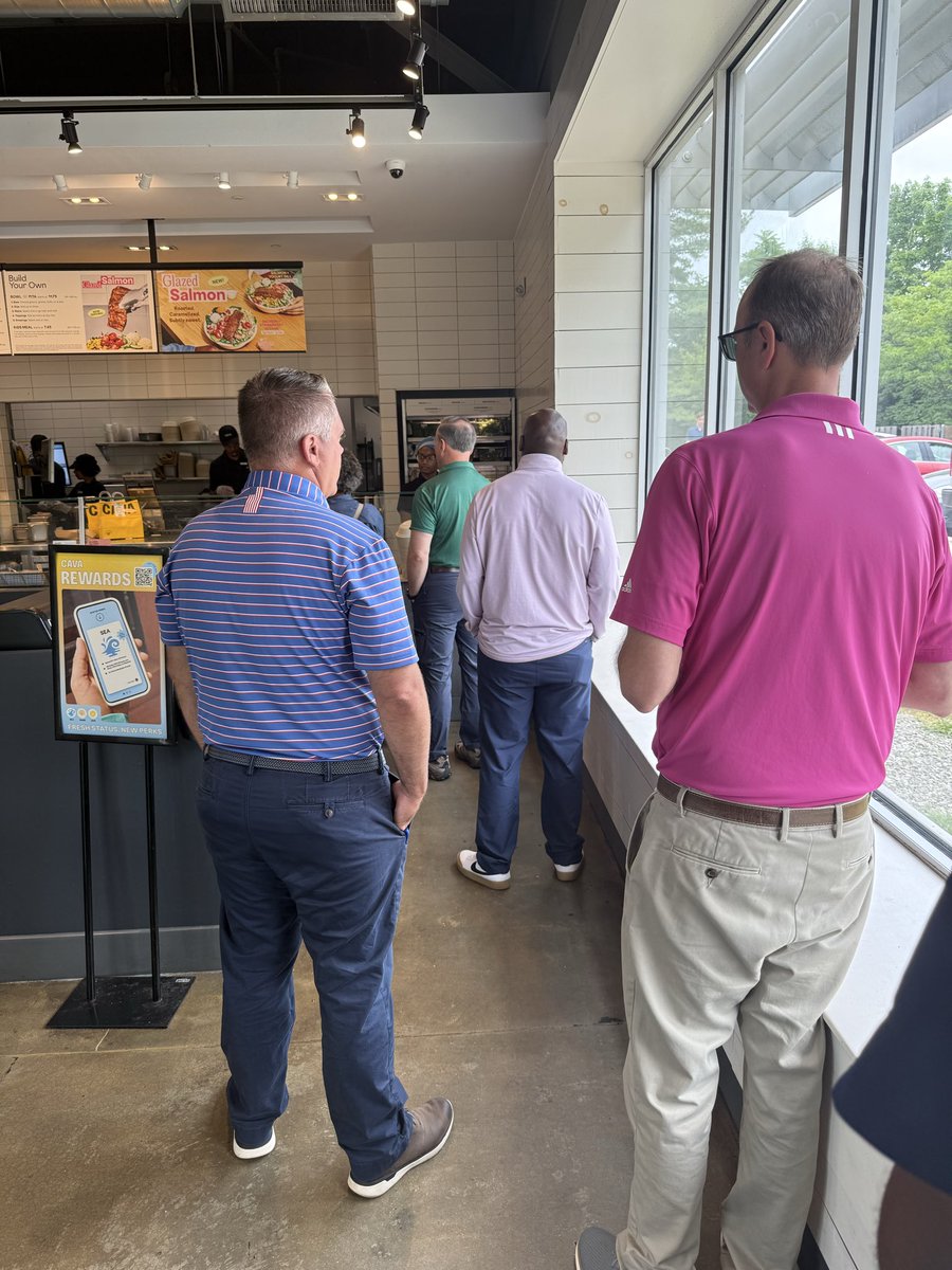 Richard_Matt26's tweet photo. Part of the corporate lunch hour rush now #fml #fuck https://t.co/a9H8pGKtK5