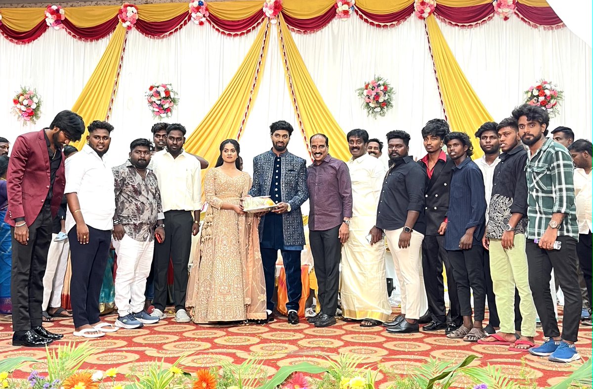 KRVBJP's tweet photo. திருவள்ளூர் மாவட்டம்,செங்குன்றம் SSR மஹாலில் நடைபெற்ற விளாங்காடுபாக்கம் மலிமாநகரை சேர்ந்த தம்பி திரு.சாந்தகுமார்(எ) அபிஷேக் திருமதி.ஏஞ்சல் அவர்களின் திருமண வரவேற்பு விழாவில் கலந்துகொண்டு வாழ்த்துக்களை தெரிவித்தேன்!

@NainarBJP @RSSorg @annamalai_k @KesavaVinayakan
@ianuragthakur @VinojBJP   @ProfessorBJP   @blsanthosh @Murugan_MoS @KTRaghavanBJP  @BJP4TamilNadu