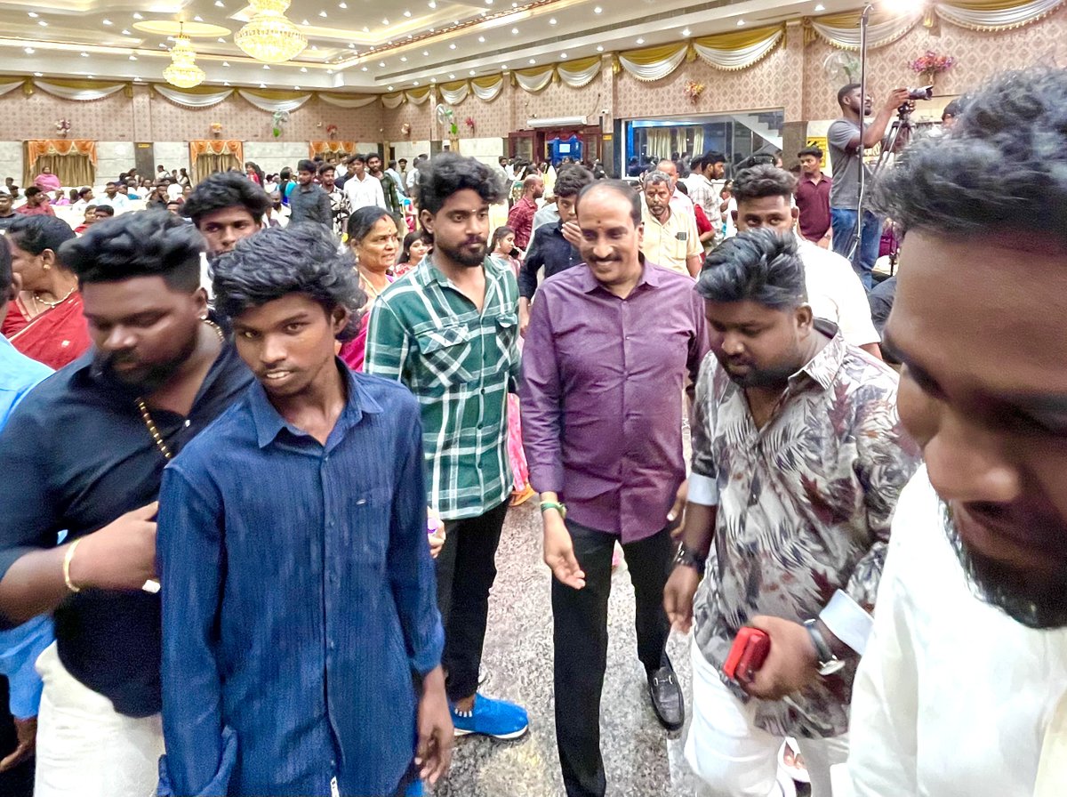 KRVBJP's tweet photo. திருவள்ளூர் மாவட்டம்,செங்குன்றம் SSR மஹாலில் நடைபெற்ற விளாங்காடுபாக்கம் மலிமாநகரை சேர்ந்த தம்பி திரு.சாந்தகுமார்(எ) அபிஷேக் திருமதி.ஏஞ்சல் அவர்களின் திருமண வரவேற்பு விழாவில் கலந்துகொண்டு வாழ்த்துக்களை தெரிவித்தேன்!

@NainarBJP @RSSorg @annamalai_k @KesavaVinayakan
@ianuragthakur @VinojBJP   @ProfessorBJP   @blsanthosh @Murugan_MoS @KTRaghavanBJP  @BJP4TamilNadu