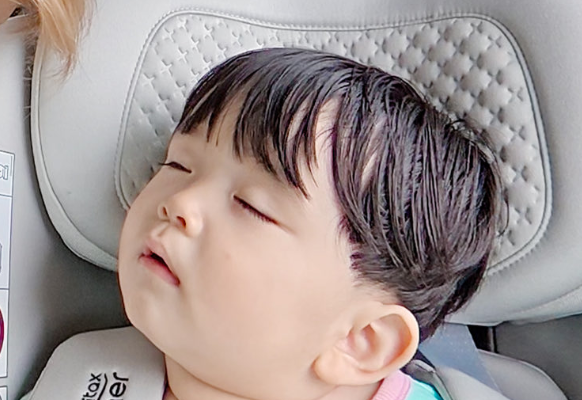 ANjbs_leo's tweet photo. baby yoojun eyelashes https://t.co/snxep9sJrY