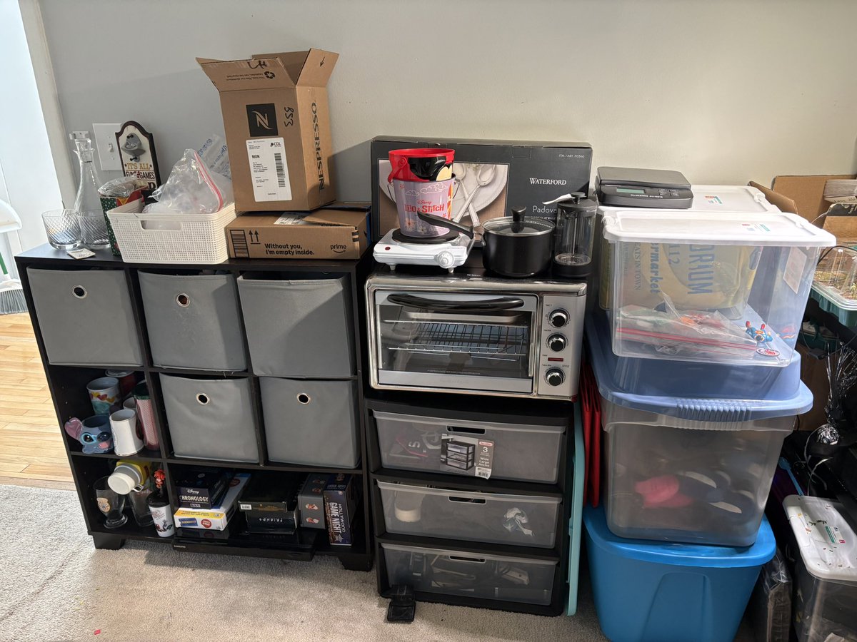 jcodefinds's tweet photo. This is my “warehouse”. More importantly I  have taken action and I am doing this thing. The hardest part is starting. I am one month into this game and I am exploding with energy. https://t.co/QHYY04jhKq