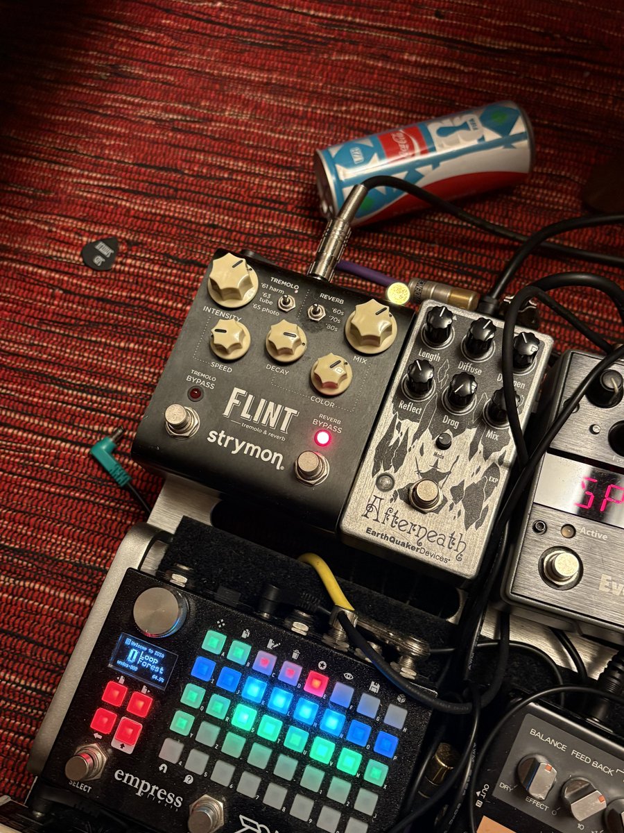 sublow326's tweet photo. LOSTAGEの音はhotcake、Plumes、FLINTがあれば大体いけます。 https://t.co/HDs0Pw1omZ