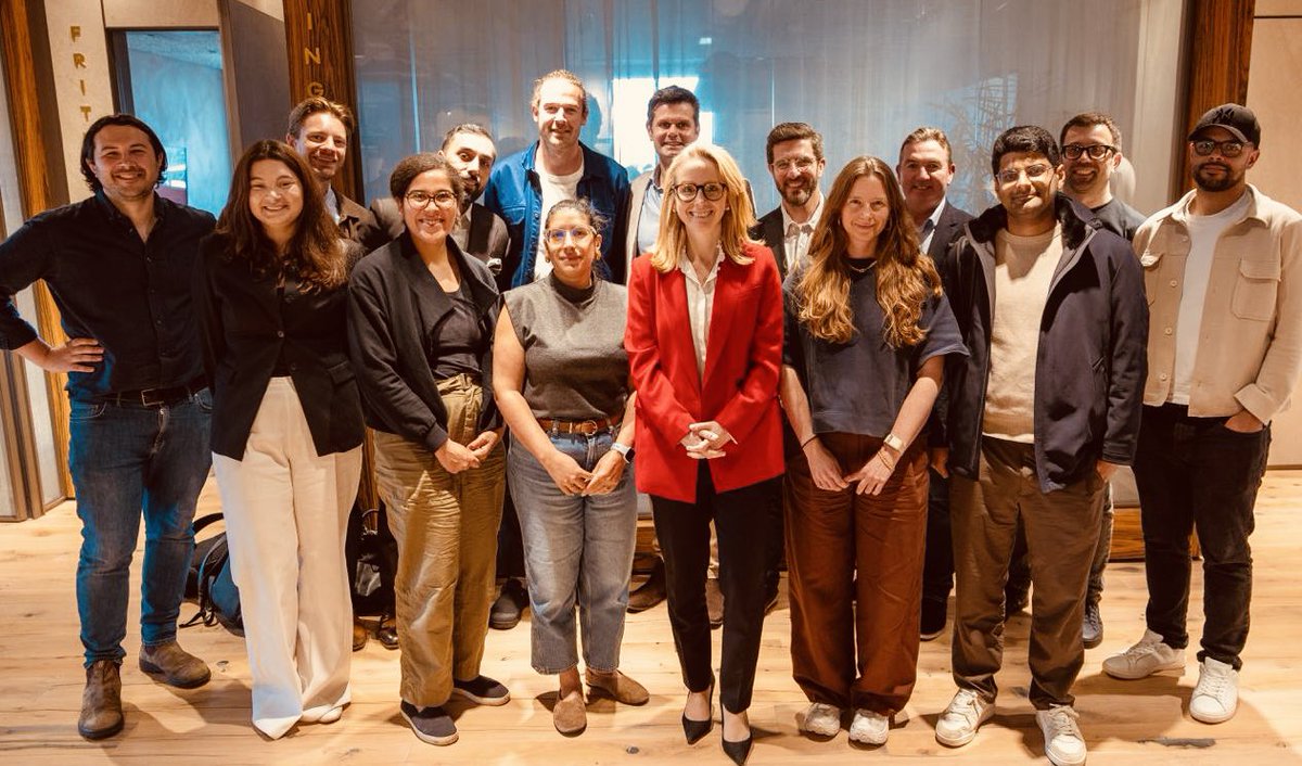 LucyRigby's tweet photo. 🇬🇧 has a world-class start-up tech ecosystem &amp; I want to see more incredible British innovation deployed here at home, including in our public sector.

Very good to hear direct from start-up founders &amp; leaders at @StartupCltn’s roundtable. Thank you to @dawncapital for hosting! https://t.co/bbyiVwSIKB