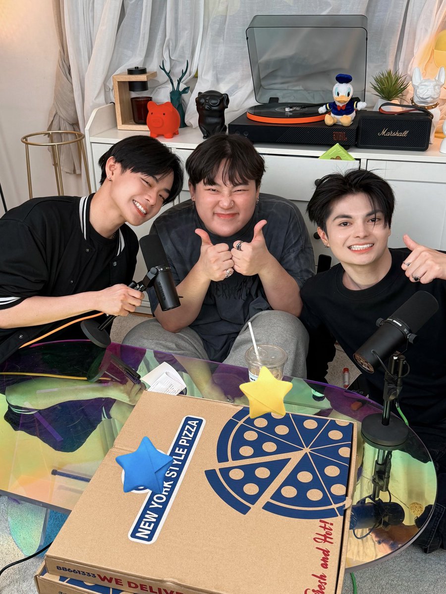 AJAAofc's tweet photo. #AJAA_JC 📍 JinHo Bae’s 'PAKI PODCAST'🎙️

Catch AJAA JC and NEW:ID Thad as they spill some P-pop secrets and share fun stories on the latest episode of PakiPodcast! 🤭✨ @_jinhobae 🫶🏻

Watch the full episode on JinHo Bae’s Official YouTube Channel:
🔗 https://t.co/cKAVIo7kbo

#AJAA #PakiPodcast