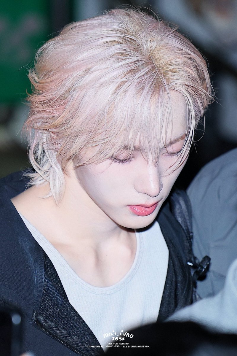 kiriguukie's tweet photo. sungho's insane pretty visuals going viral once again he looks like an ice princess https://t.co/hTMvVe2pn3