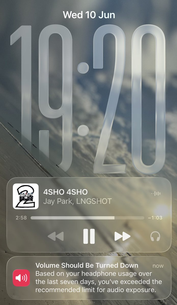 Pyce0ioflngshot's tweet photo. 4SHO 4SHO is that girl I fear https://t.co/IWHXGmtx7Q