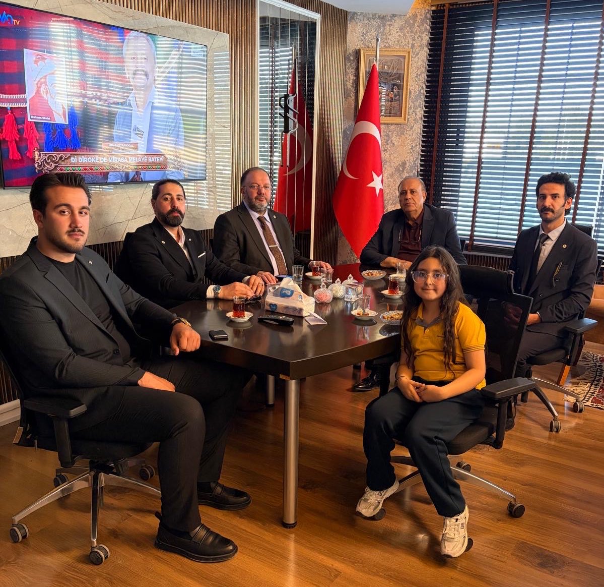 sespartisiorg's tweet photo. Genel Başkanımız Atıf Özbey, Van TV programı öncesinde Van İl Başkanımız İshak Selimoğlu ve Teşkilat Başkanımız İdris Karagülle ile birlikte, Doğu Şirketler Grubu Yönetim Kurulu Başkanı Zahir Kandaşoğlu ve Van TV Yönetim Kurulu Başkanı Arda Kandaşoğlu’nu ziyaret etti.

@AtifOzbey 
@zahirkandas 

#VanTv #Van #AtıfÖzbey