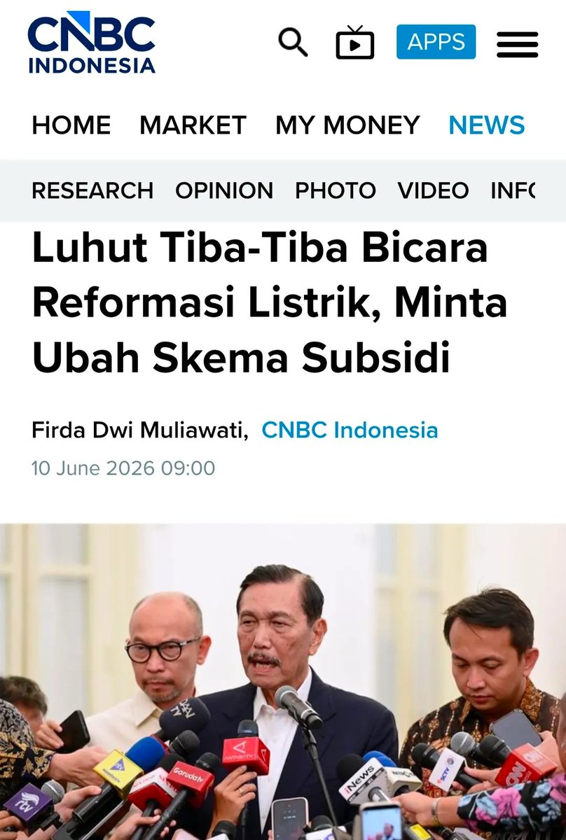 ommi_siregar's tweet photo. Setelah BBM, next listrik...

Kita bisa kita akan, kita bekerja untuk rakyat, rela mati demi rakyat, mantap kali kurasa kalau dengar pidato prabowo, semua demi rakyat! 

Masih ingat pidato dia sebelum jadi presiden, ini saya tampilkan, krn rakyat indonesia mudah ditipu dan gampang lupa 😎 kesehatan gratis, angkutan gak bayar😜