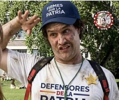 Manuel_ChitivaM's tweet photo. @carlosp53783878 @RTVCnoticias @IvanCepedaCast 😂😂😂😂😂 Si toda la Colombia con COMPLEJO DE RAZA SUPERIOR, esos que se dicen “GENTE DE BIEN”, esos que ANDAN CON EL CREDO EN LA JETA Y EL PUÑAL EN LA MANO, perdón me EMOCIONE. https://t.co/peN5O518NF