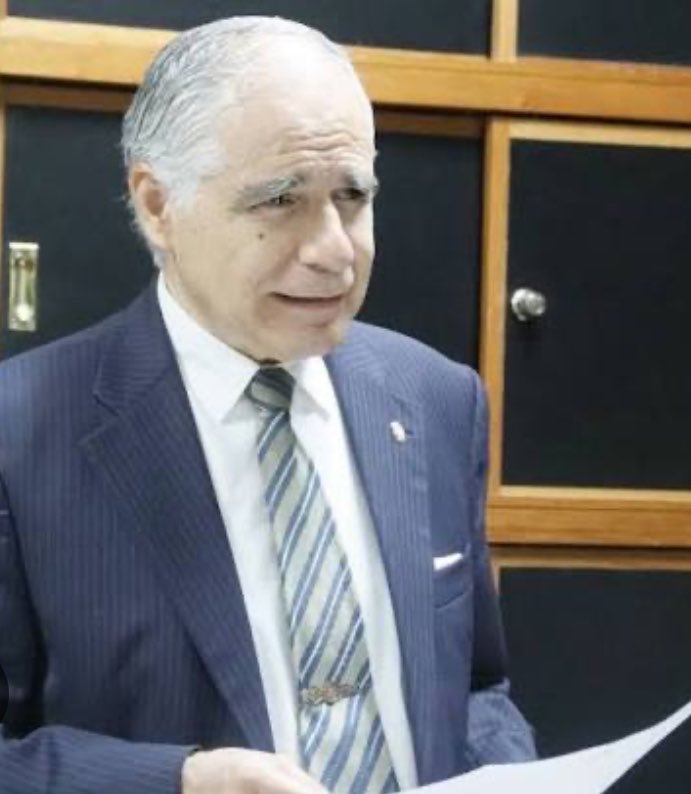 5toPoderSM's tweet photo. ARÉVALO QUIERE LIBERAR A LA CONDENADA LAPARRA 

#CONFIDENCIAL 

Bernarco Arévalo se desató con la imposición de su Fiscal General Gabriel Estuardo García Luna, cometiendo aberraciones jurídicas que les traerán consecuencias legales a los involucrados. 

Resulta que Arévalo dio la orden de limpiarle el camino a los prófugos de la justicia que andan huyendo en Estados Unidos.

Solo llegaron al poder y comenzaron a buscar la fórmula para poder librarlos de la justicia a todos los corruptos izquierdosos. 

Bernarco, ordenó que la liberarán dándole medida sustitutiva a la presa y condenada Lilian Virginia Laparra Rivas, exfiscal anticorrupción que manipuló miles de casos para conseguir condenas injustas. 

El 8 de marzo de 2024, Arévalo y compañía se inventan un premio para la condenada Laparra y al otro día huyó del país. 

PRÓFUGA 

Laparra no se presentó a ninguna audiencia por lo que el juez determinó rebeldía y no puede presentar ningún recurso si no se encuentra presente. 

Dos años después, ha presentado ilegalmente tres recursos de casación, pues la ley solo permite uno. 

Este jueves 11 de junio de 2026, la Cámara Penal conocerá las casaciones 01004-2023-01034, 01004-2023-01039 y 01004-2023-01048. No se trata únicamente del caso Virginia Laparra. 

LIBRE 

Según información CONFIDENCIAL, con la que cuenta 5toPoder La Verdad sin Miedo, la resolución ya está escrita y quieren bajarse todo el proceso declararlo nulo y dejarla en libertad.

MAGISTRADO AMIGO DE LA MADRE DE LAPARRA 

La resolución la tiene redactada el magistrado  René Girón Palacios, amigo de la madre de Laparra vecinos en Quetzaltenango, pegado al oficialismo quien ya se hincó y le besó el anillo al semillero mayor.

TODOS LOS PRÓFUGOS 

Lo que está en juego es un precedente que podría facilitar la caída de procesos, órdenes de captura y acciones judiciales contra otros prófugos de alto perfil vinculados a la antigua estructura político-judicial que hoy opera desde el extranjero.

Si estas sentencias son anuladas, se abriría la puerta para el eventual retorno de los delincuentes cobardes prófugos como Thelma Aldana, Juan Francisco Sandoval y otros malandros, con capacidad de reorganizar sus estructuras de poder e influencia de cara a las próximas elecciones en Guatemala.

OTRO FRAUDE 

El riesgo no es solo jurídico. Es político, institucional y electoral. Lo que ya está definido para la próxima audiencia podría redefinir quiénes competirán por espacios de poder, curules, ministerios y órganos de justicia en los próximos años.

Quienes aún pueden actuar para defender la certeza jurídica y evitar un precedente de consecuencias imprevisibles deben hacerlo ahora. 

Mañana será demasiado tarde.

CONTINUARÁ…