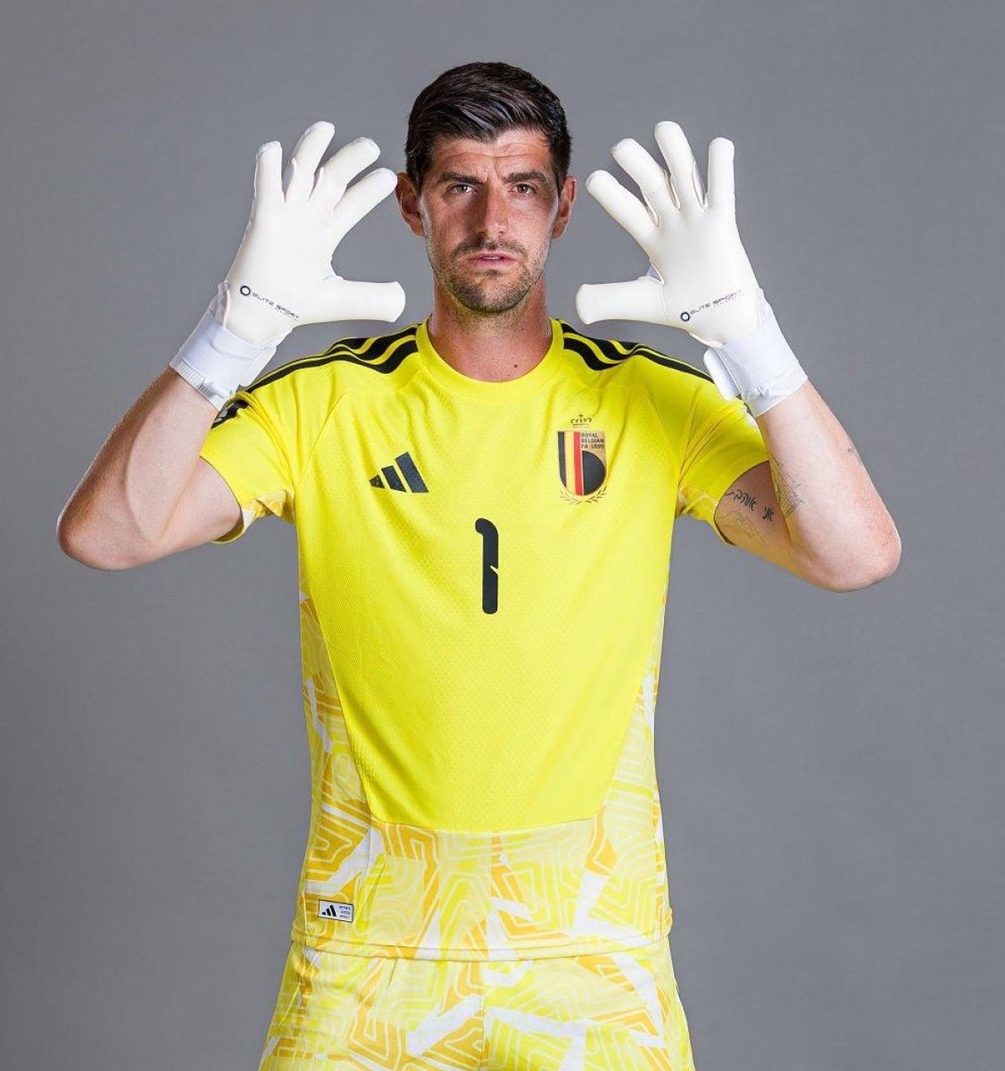 MadridXtra's tweet photo. Thibaut Courtois is READY. 🇧🇪 https://t.co/s9gATAgCMW
