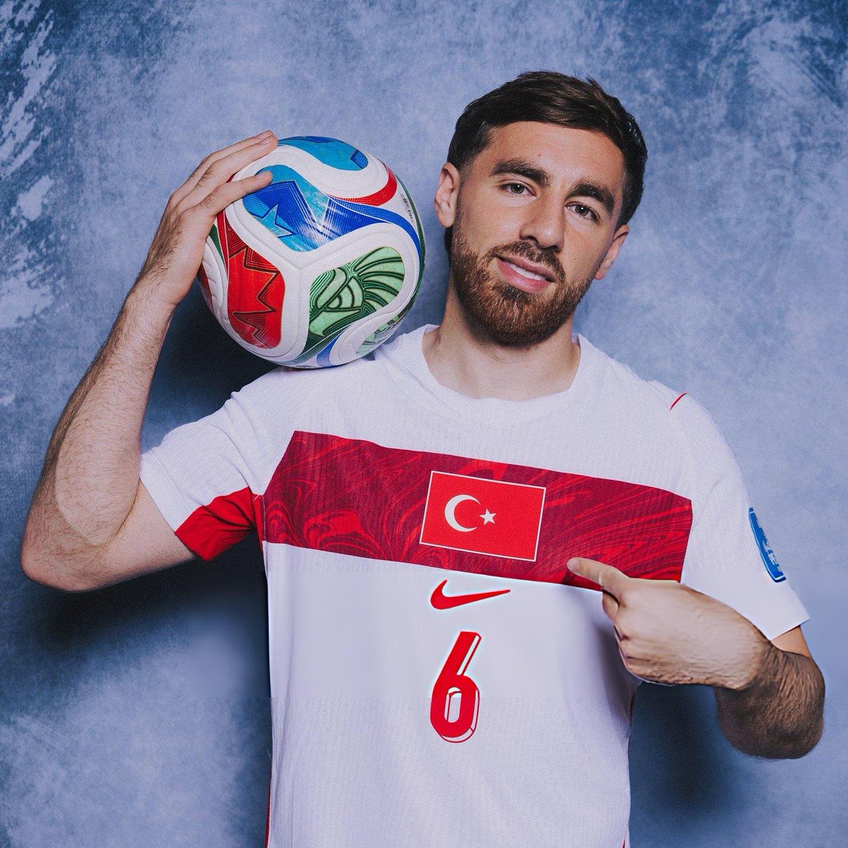 HaberKartali's tweet photo. Orkun Kökçü: "Hoca nasıl bir 11 ile çıkarsa çıksın, herkes onun arkasında. Ben takıma ne katabileceğimi biliyorum, özelliklerimi biliyorum. Hoca şans verdiği zaman bunu en iyi şekilde göstermek istiyorum." https://t.co/u5PGooLYQb