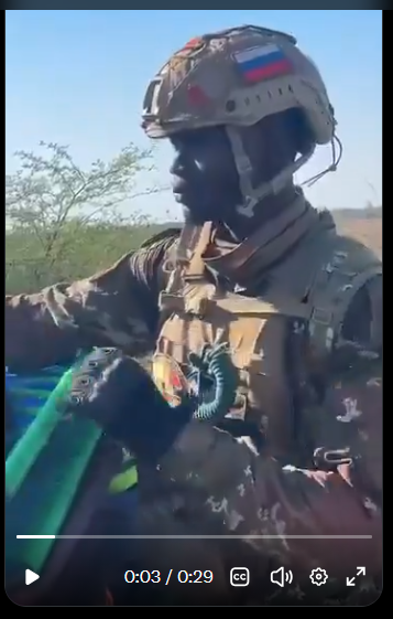 Jobaria2's tweet photo. @SoumailaBello Et l'écusson Trikolor à la 3ème seconde ? https://t.co/KOwOPu2a09