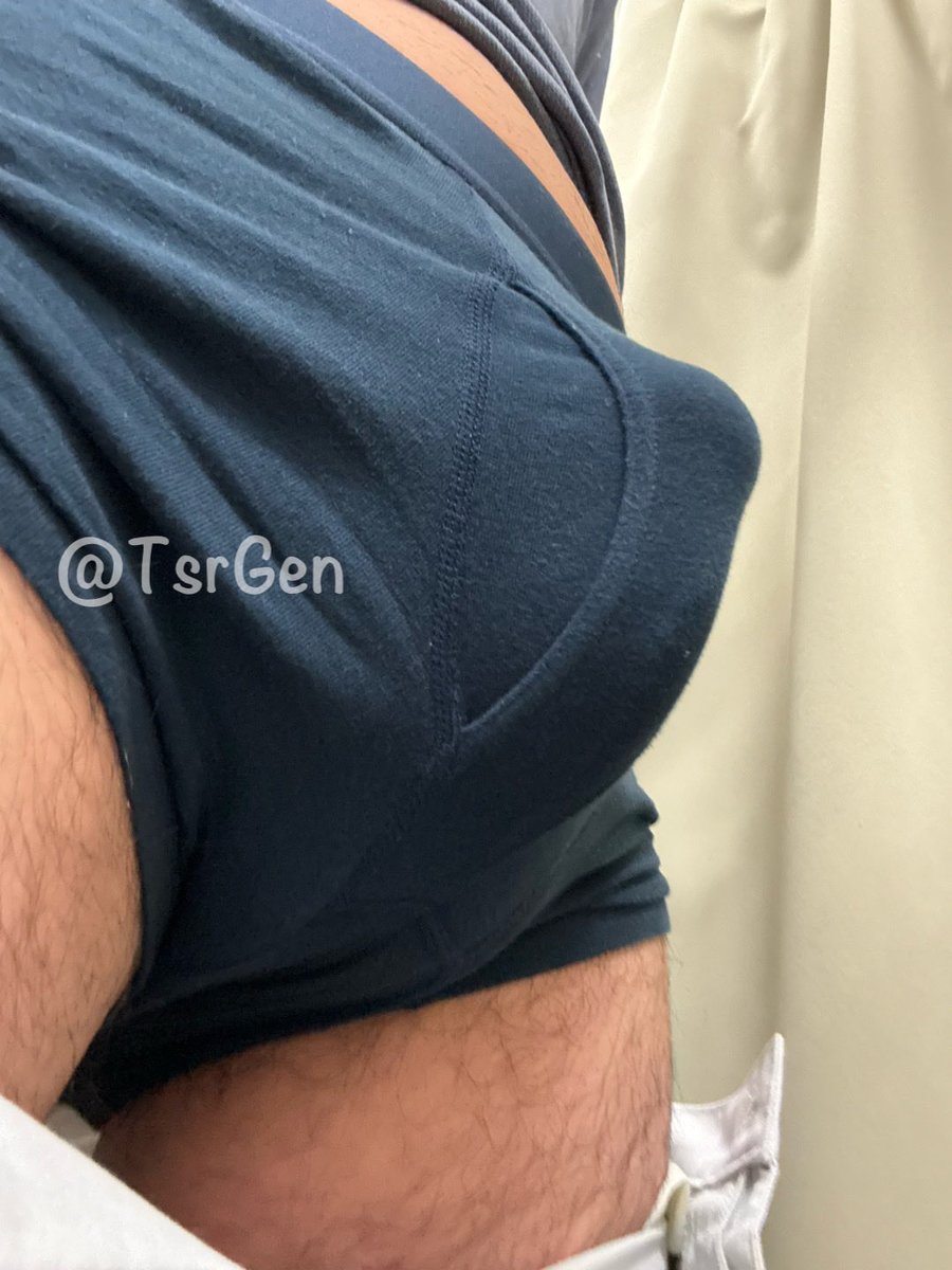 TsrGen's tweet photo. 下着の上から、カリ首や玉袋をさわさわなでなでして欲しいです
勢い余って、頭押さえて押しつけてしまうかも

お気軽にお声がけお待ちしてます
いいね、RT、DMも嬉しいです

#裏垢女子 #フェラ  #もっこり #カリデカ #着衣の上 #下着の上 #密会 #本能のまま #おじさん好き #都内 #亀頭 https://t.co/OFR8Zbc9MM