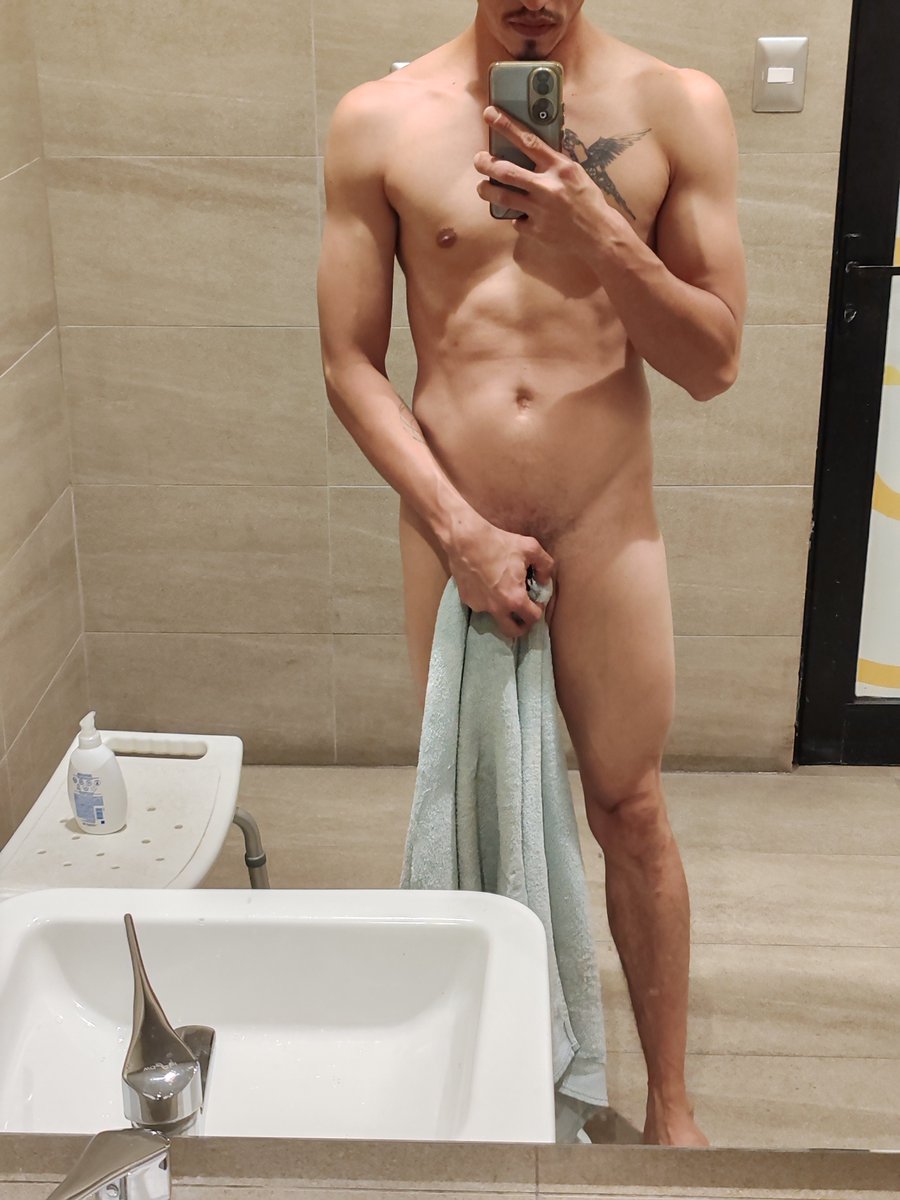 JStGallego's tweet photo. Legs Day https://t.co/1Anf2ugPce