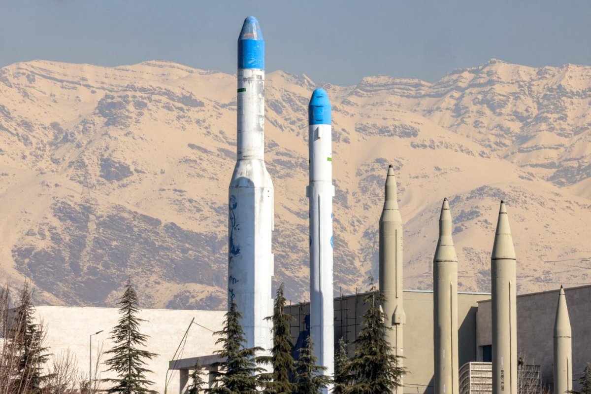Iran_4k's tweet photo. #عاجل_الآن ||
🚫#ايران تستعد لادخال الجيل الأحدث من الصواريخ الباليستية في المعركة المرتقبة . https://t.co/9zHZhiMxe4