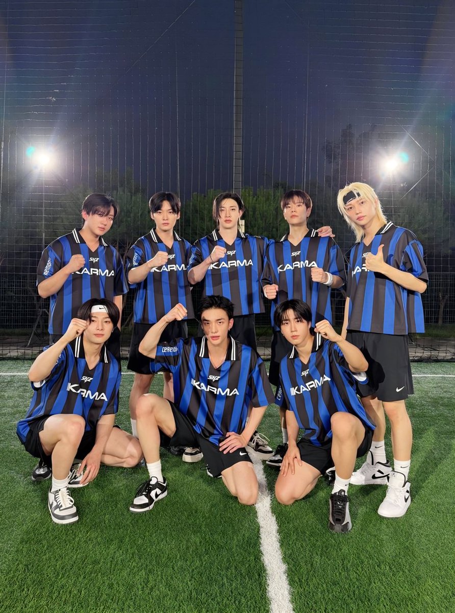 npomvtt's tweet photo. 🎓🇧🇷 MINISTROS DA EDUCAÇÃO! O set do Stray Kids no Rock In Rio agora abre a possibilidade de desconto pra quem quiser tirar o Documento Nacional do Estudante e entrar com ingresso meia entrada.

A carteirinha está com 10% de desconto em https://t.co/I5yq1UD028 devido à parceria da DNE com as fanbases brasileiras do grupo.