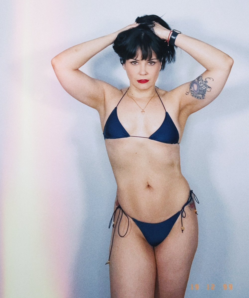 AmberNicoPhoto's tweet photo. Suit from Kekokinis. Use the link in my bio and code AMBERNICO for 50% off and free shipping 💋

#kekokinis #brandmodel #bikini https://t.co/il2xnt4Vn1