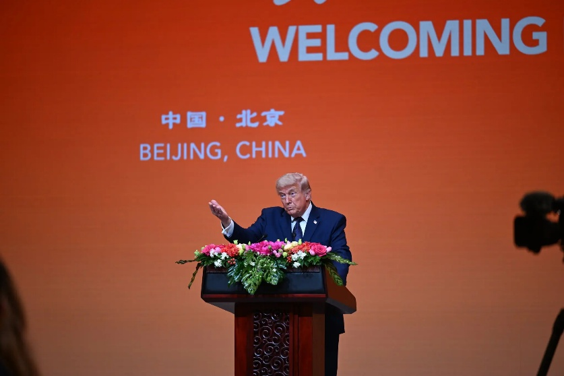 magosaki_ukeru's tweet photo. トランプ大統領の対中政策の急転換：中国を対等な大国として受け入れる姿勢、トランプ大統領が尊敬する中国の習近平国家主席との関係を深めていることは、ワシントンとアジア全域で不安を掻き立てている（NYT）。 https://t.co/EDuAbFA7u1
