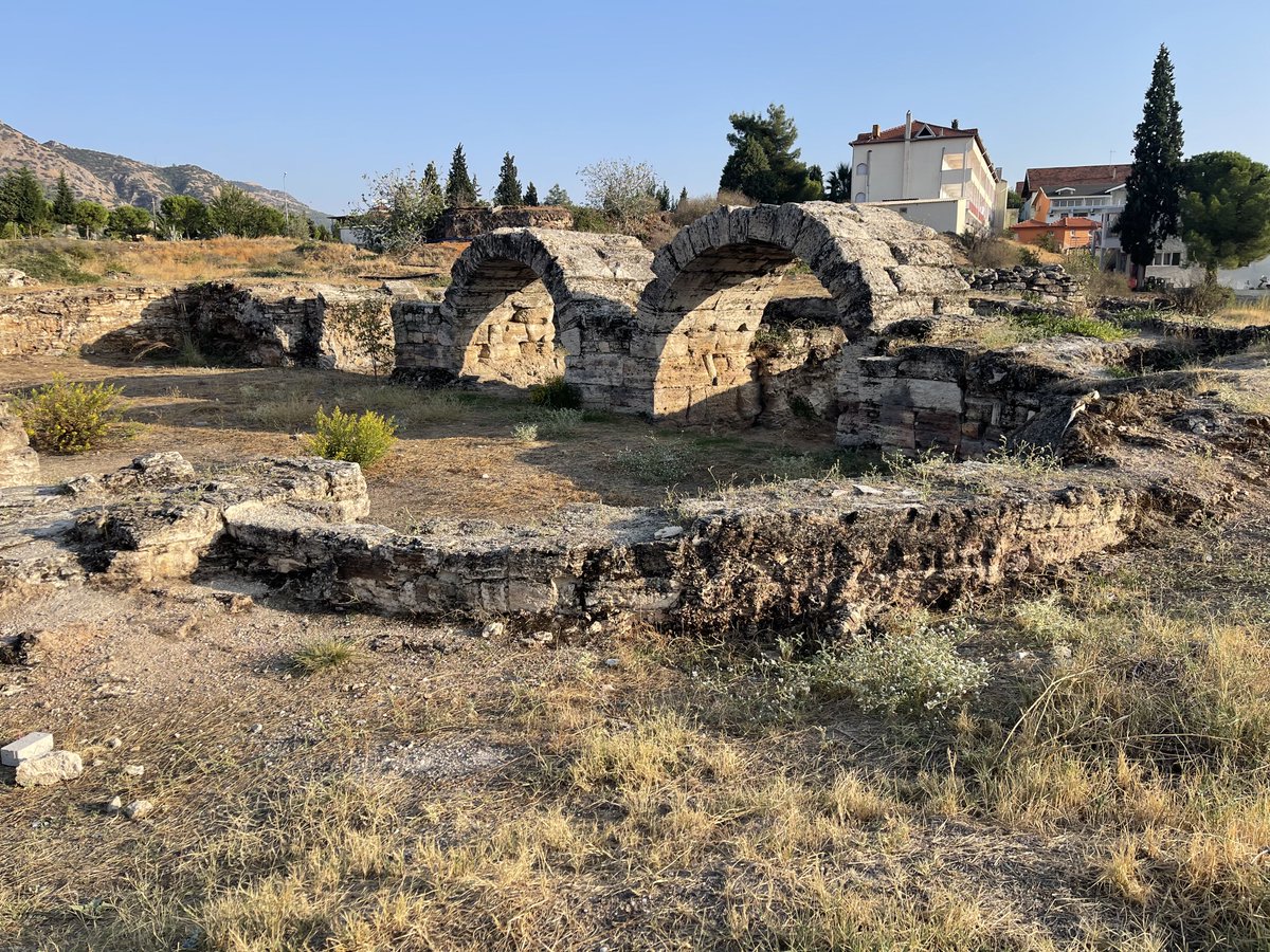 Alone_pathfinde's tweet photo. Tarihin izleri deklanşöre takılınca ☺️ https://t.co/LRUtILBSX1