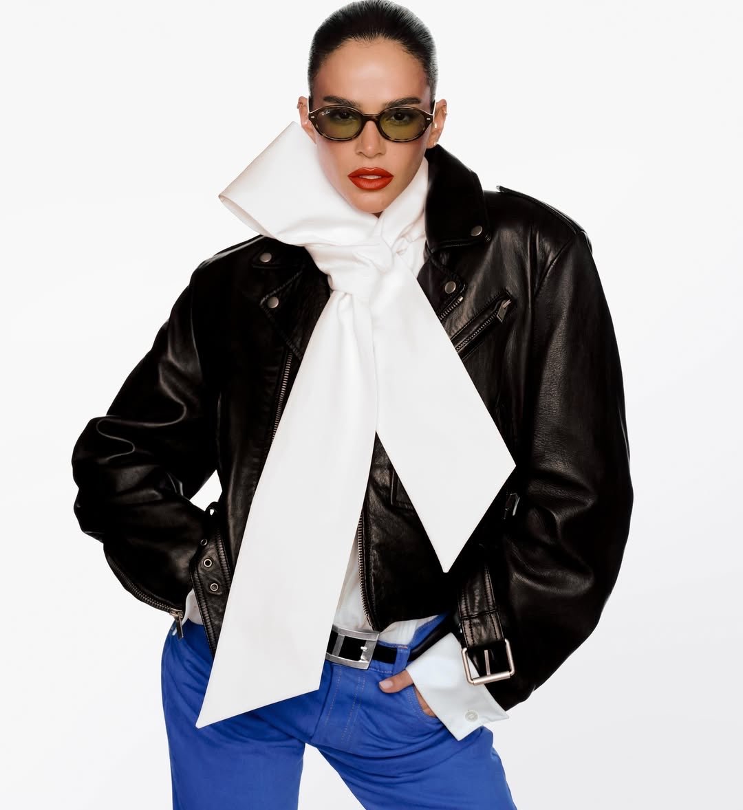 BattosMari's tweet photo. bruna marquezine e a ysl do anthony vaccarello são a combinação perfeita https://t.co/ehl9aQuja0