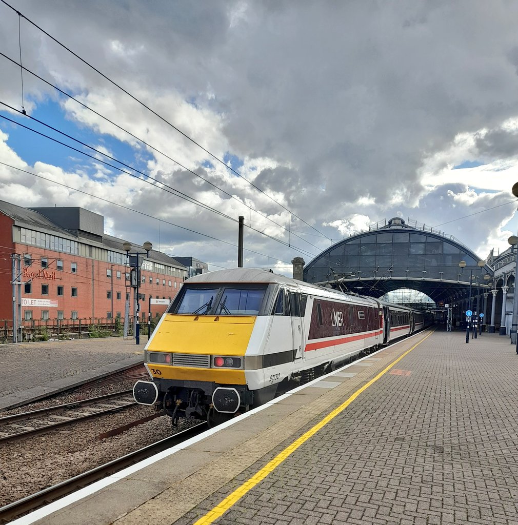 wallygridboy's tweet photo. Finishing in style with 91130 on 1Y20 1827 Newcastle-London KX back to York. https://t.co/eYw9F8p5uI