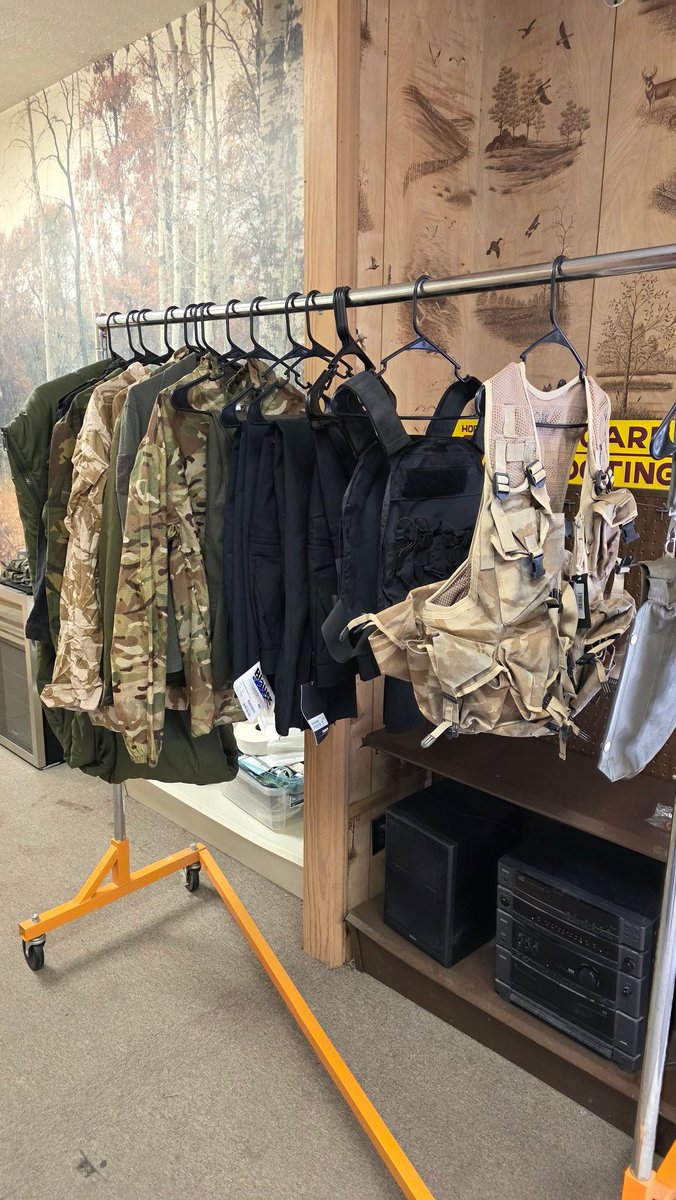 _GunCountry_'s tweet photo. We have surplus!!!!! Got a lot of variety of items, hats mag pouches, jackets, uniforms and more! Some rare items as well! Limited availability and periodic restocks so check back regularly! https://t.co/oJdg3gUMrL