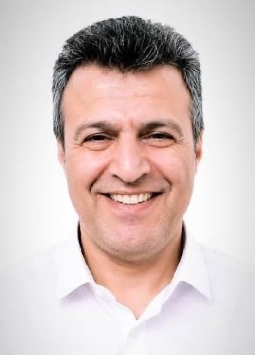 soheili84's tweet photo. لعنت به تو #توله_مجاهد بی‌شرف!

چطور از روی #جلیل_میلانلویی خجالت نکشیدی گفتی انقلاب گرسنگان و از روی ناآگاهی؟
یکبار دیگه کلیپش رو ببین و از شرم برو خودتو گم و گور کن!
او رئیس بانک و مدرس دانشگاه بود.

تف بر تو و خاندانت و کسی که انداختت به جون مردم
@OfficialToomaj https://t.co/yMYnKzUeXq