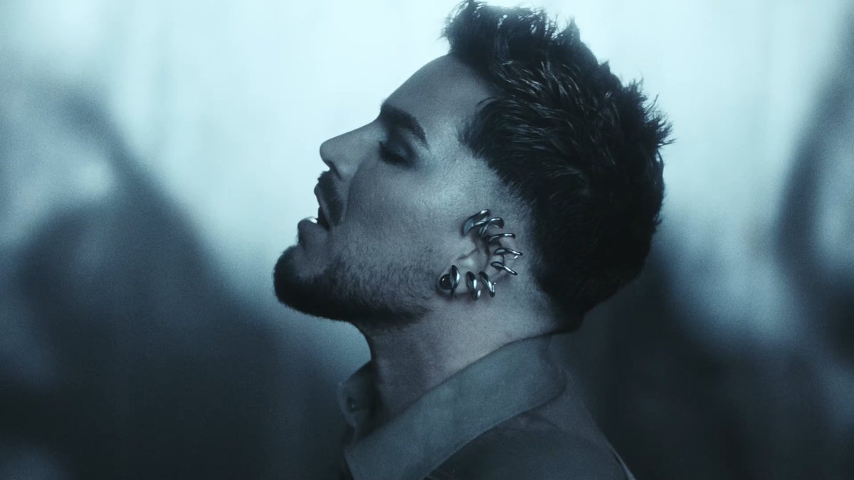 VE_Glambert's tweet photo. "Am I at the better end of losing all control?"
--Under the Rhythm by Adam Lambert
https://t.co/NtJ4Sh2GoA https://t.co/hB4ZUvnFHA