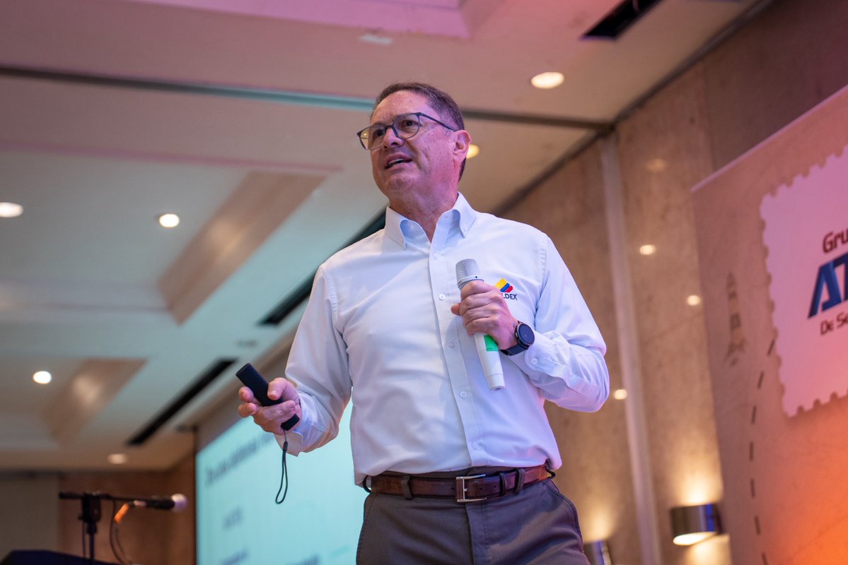 AnaldexColombia's tweet photo. ⚖️ Los cambios normativos exigen que las empresas fortalezcan su gestión del riesgo y su conocimiento aduanero.

@DRengifog, vicepresidente técnico de Analdex, presenta los principales alcances del nuevo régimen sancionatorio y sus implicaciones para la defensa aduanera de las compañías que participan en operaciones de comercio exterior.

#ImpoExpoCali2026