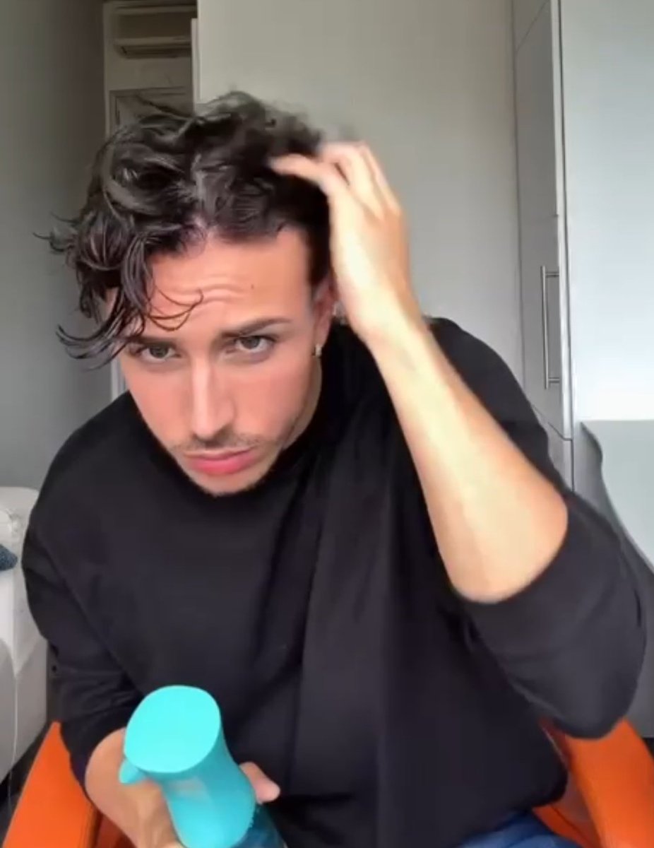 venusgio79's tweet photo. Splendido al naturale,ma un vero talento anche nel truccarti:sei un artista poliedrico,Mattia!😍​"Se un trucco perfetto vuoi avere,consigli di Mattia devi seguire!"🌟Come brilli,Stella Danzante!La tua luce speciale illumina ogni angolo.UNICO E INIMITABILE!🌟 @sabry__01 @_bea_01_ https://t.co/rcqw0O1nXJ