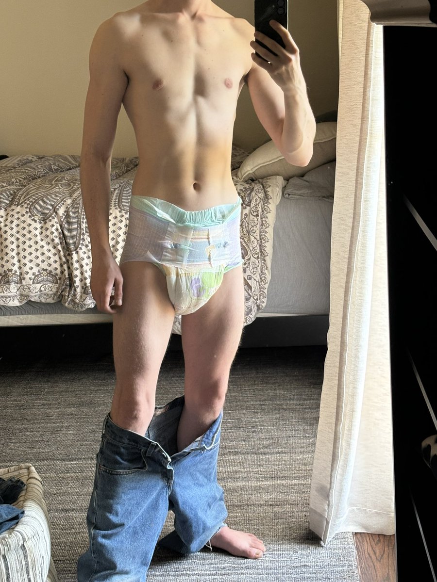 michaelthedl's tweet photo. Little bro doing little bro things 

#diaperboy #abdl #diapers #dl #gayabdl #littlebro #gay https://t.co/XdPfIqnYHq