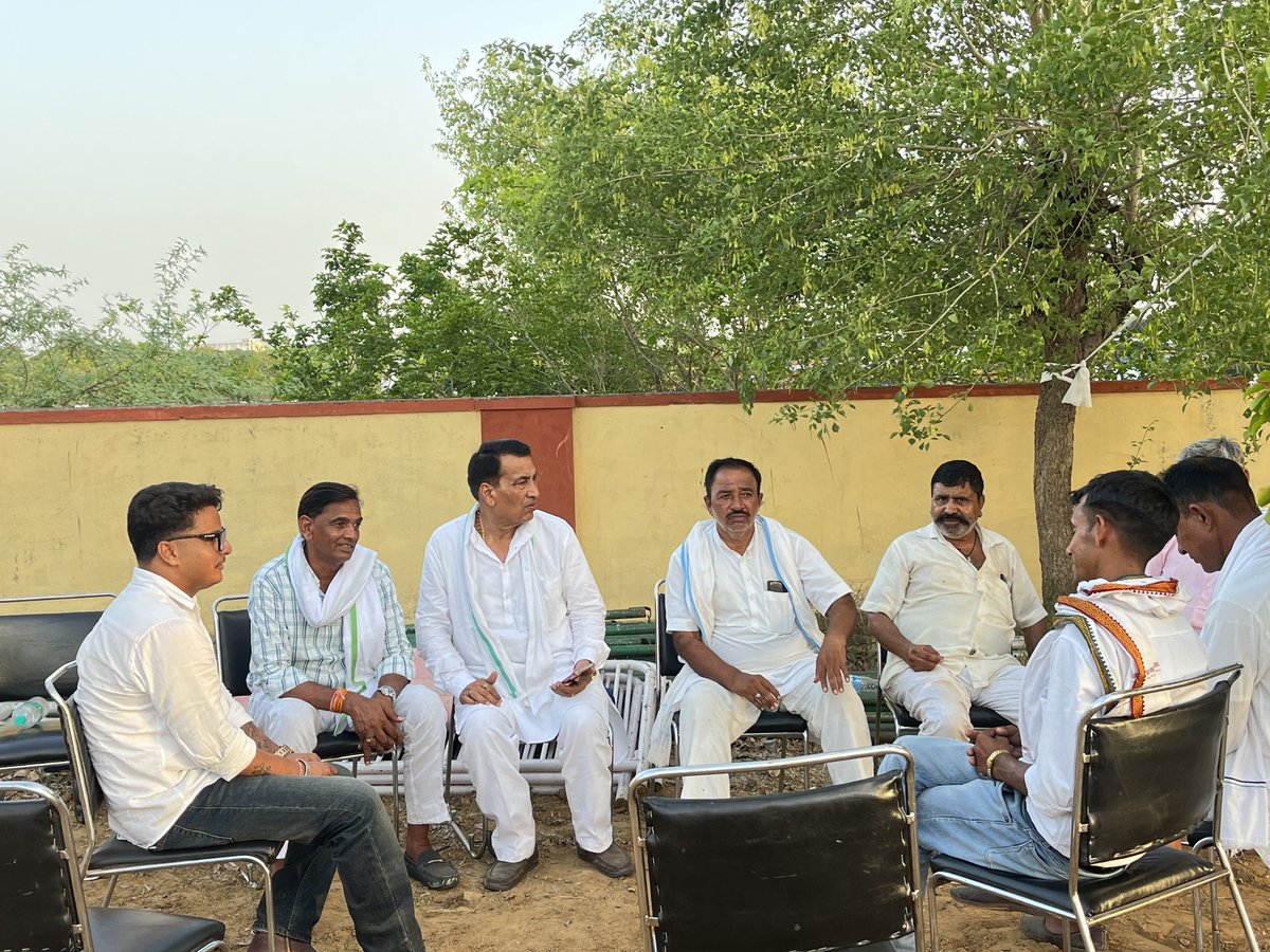 ravisigadar's tweet photo. लोकप्रिय किसान नेता, पूर्व केन्द्रीय मंत्री स्व. श्री राजेश पायलट जी की पुण्यतिथि पर आयोजित प्रेरणा दिवस 'श्रद्धांजलि सभा' में आप सभी सादर आमंत्रित हैं।

11 जून 2026 प्रातः 10:00 बजे
श्री राजेश पायलट स्मृति स्मारक भण्डाना, आगरा रोड, 
जिला दौसा
@SachinPilot जी
@INCIndia @IYC https://t.co/iU9fabutc8