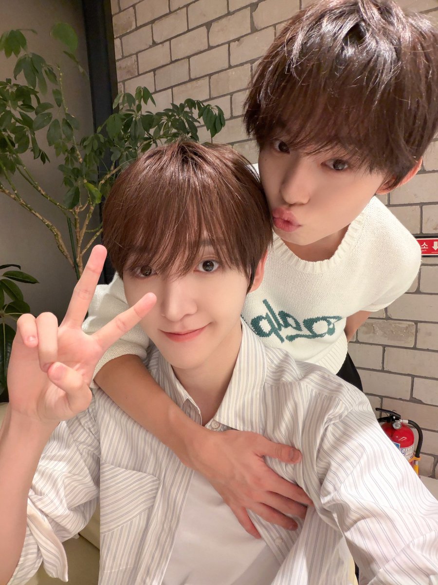 kl3323's tweet photo. 이런거 올리고 잘자요라고 하면 어떡함 지금 깊생드가야해서잠못잠... https://t.co/mN7laMH4qY