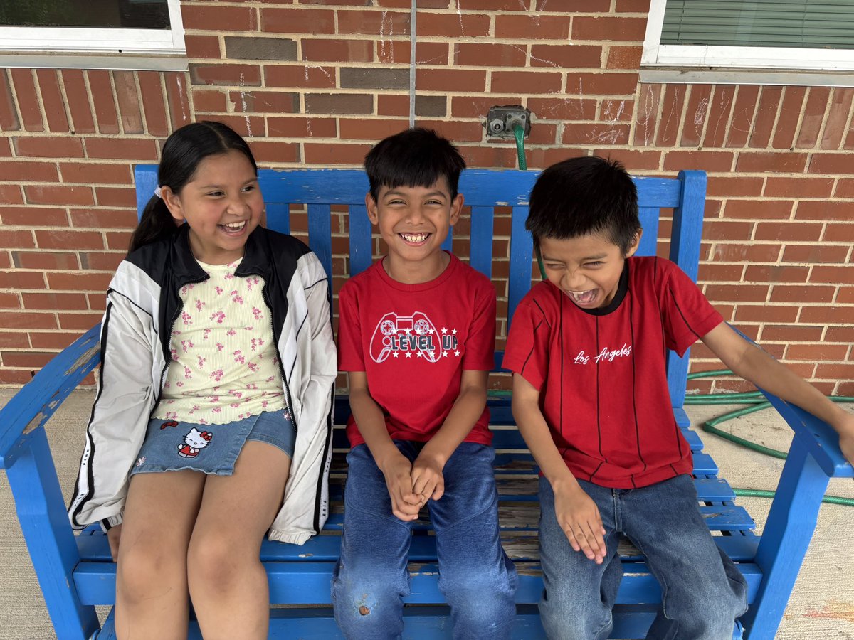 GlennPride's tweet photo. We'd like to wish all our Glenn faculty, staff, families, partners &amp; most importantly, STUDENTS an amazing start to the summer! Be safe, read lots of books, play outside, eat popsicles &amp; HAVE FUN! We will miss you &amp; we can't wait to see you in August. Have a wonderful break! https://t.co/kuUooK2kJY