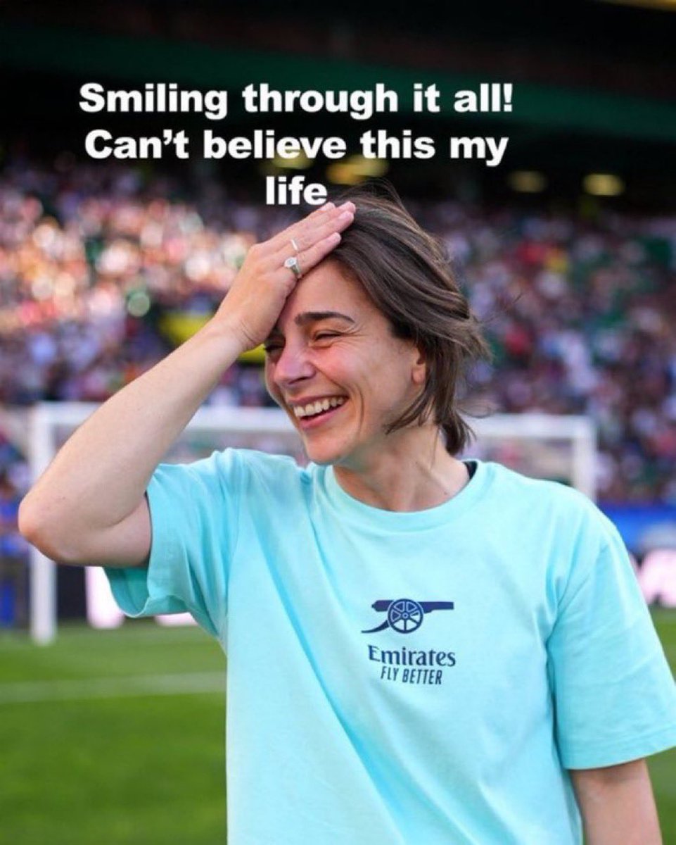 vndomselaar's tweet photo. can't stop smiling seeing mich back on the pitch can't stop smiling seeing daph without crutches again https://t.co/hJXNtikmnS
