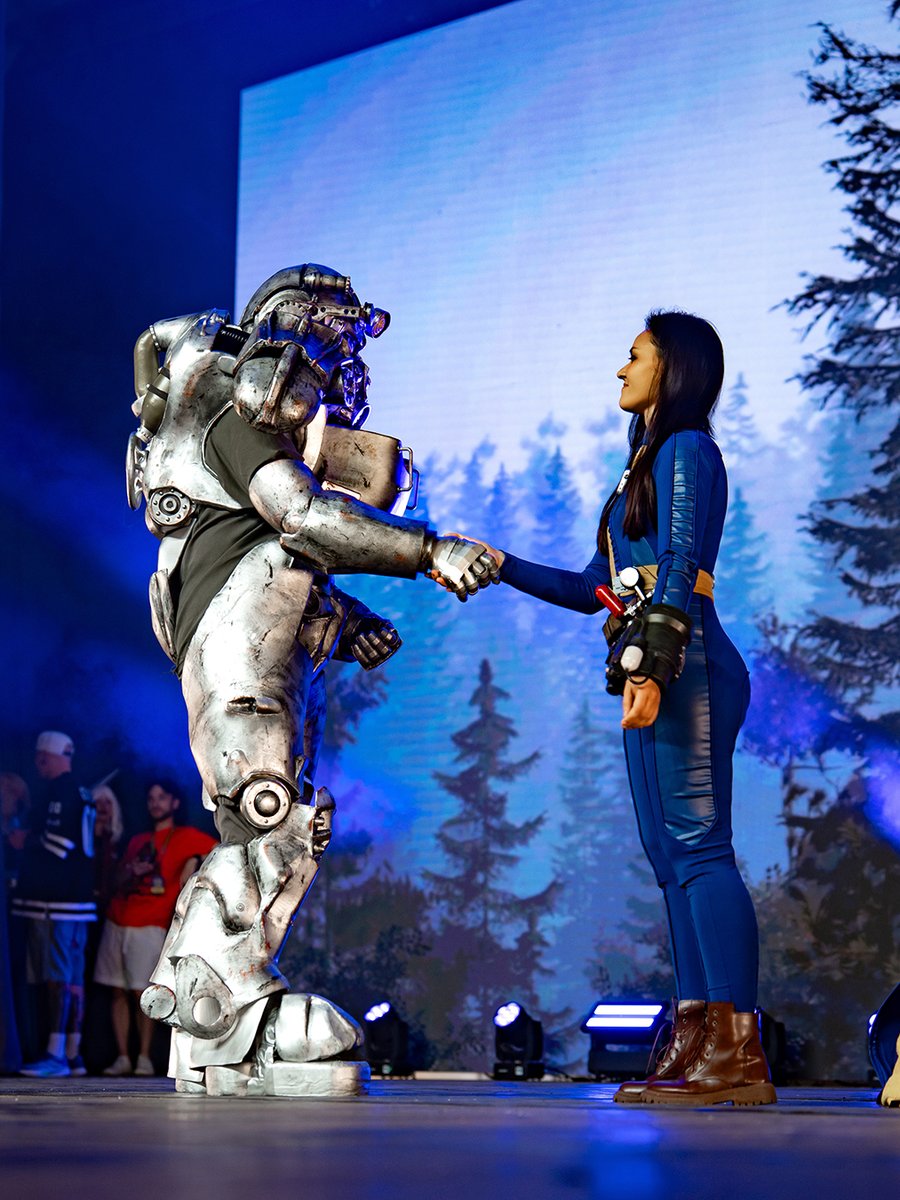 konelli_cosplay's tweet photo. West Tek Tip: Most #powerarmor malfunctions can be resolved by replacing the Fusion Core. Some require replacing the operator.

☢️ A few shots from our #Fallout performance at #FANCONUA 2026

#falloutcosplay #LucyMacLean #maximus #фанкон #fancon #фанкон2026 #украрт #vaulttec #t60 https://t.co/IWo1fizACW