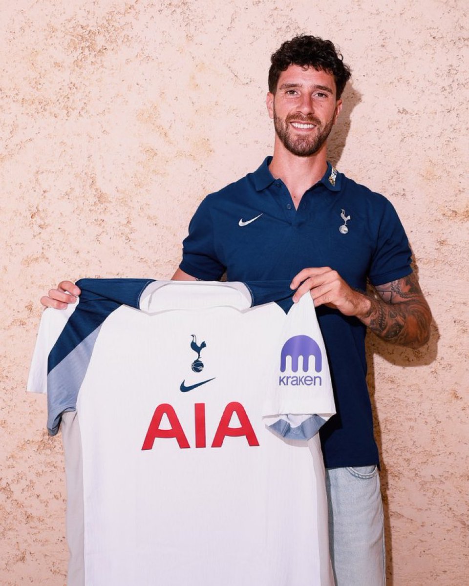 porquetendencia's tweet photo. "Marcos Senesi":
Porque fue presentado como nuevo jugador del Tottenham https://t.co/7SgQXUdzXR
