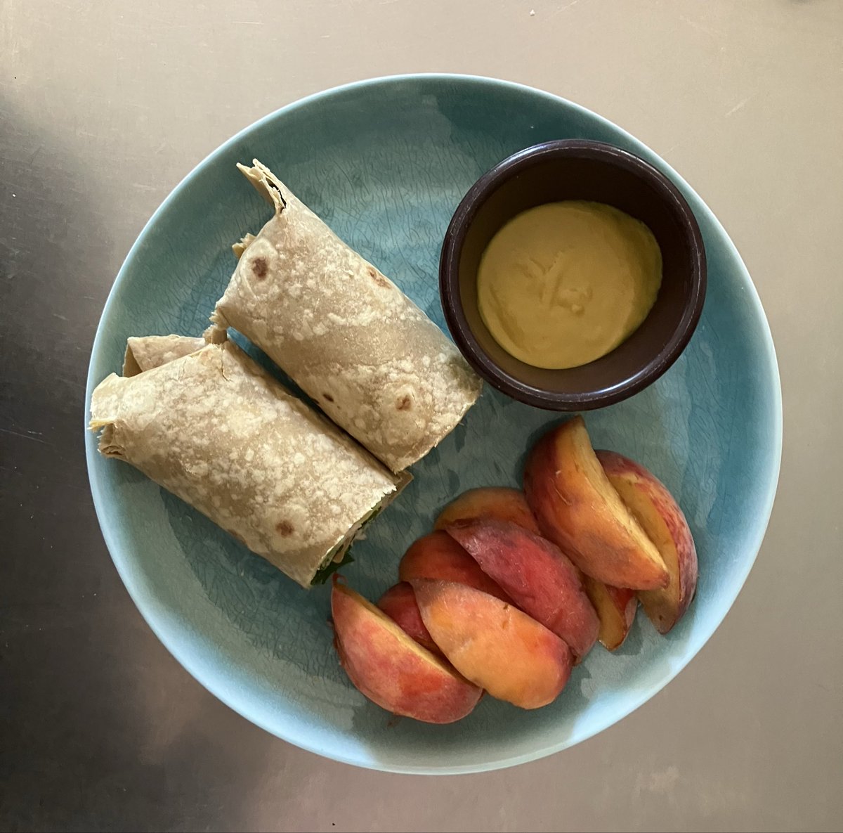 hateto_admit's tweet photo. sweet potato turkey wrap + mustard + peaches
 wrap - 150 cals
 peaches - 50 cals
200 c , 9 g protein https://t.co/GWSkElcSfs